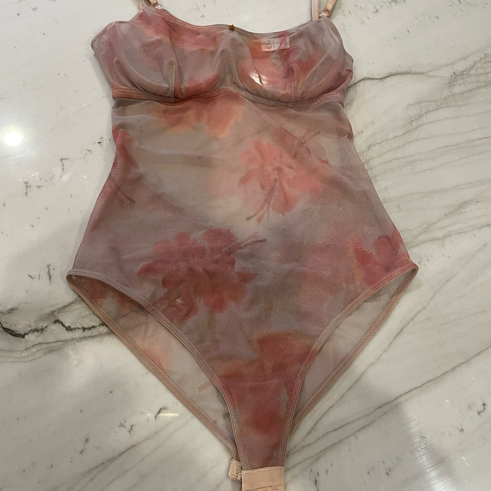 CLO Intimo sheer floral bodysuit, sz small, perfect condition, beautiful details